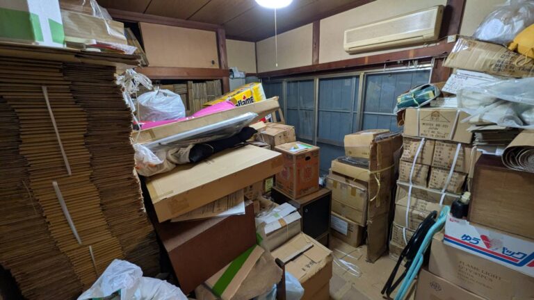一軒家残置物片付け前
