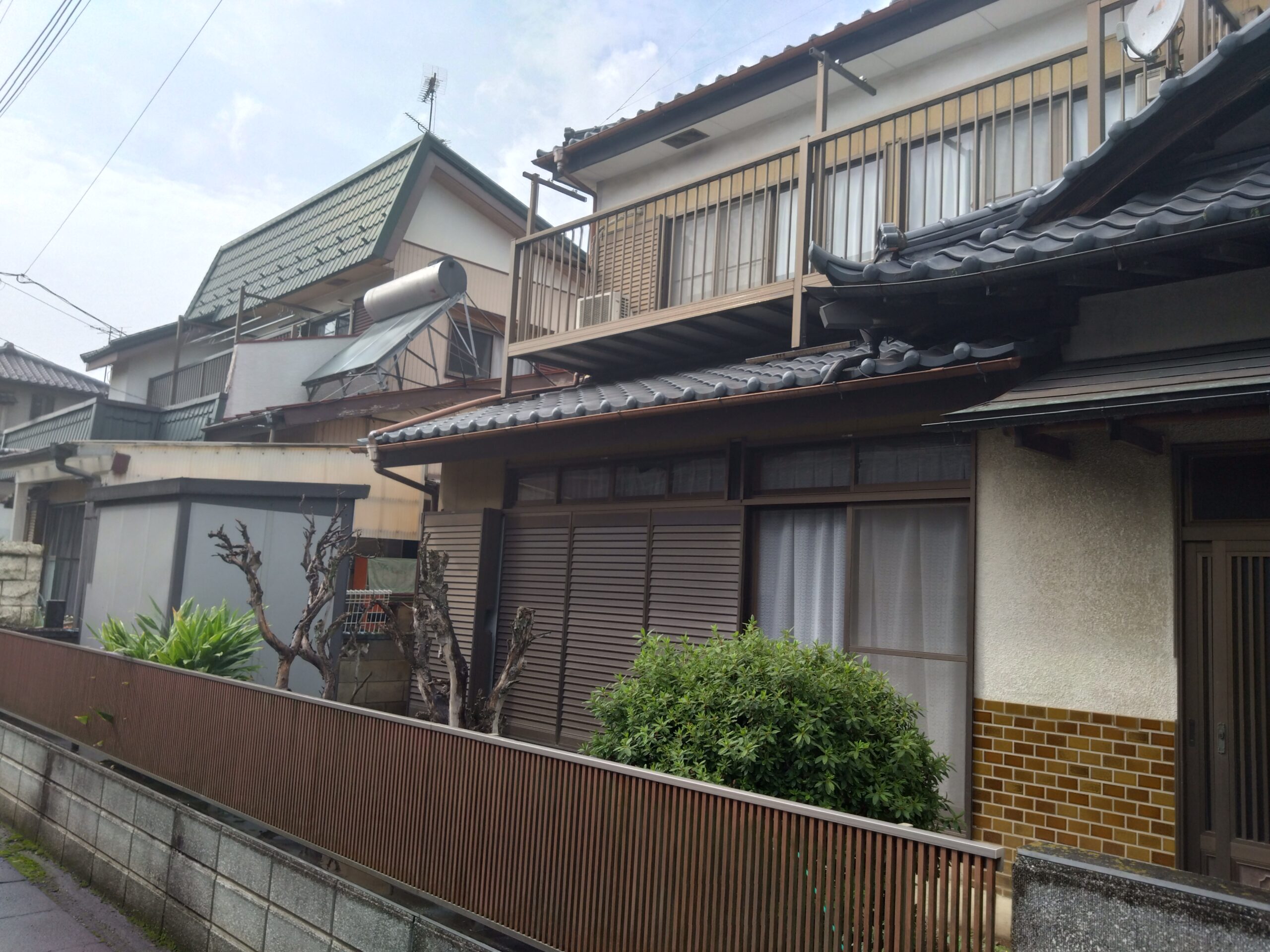 相続した古い実家の外観